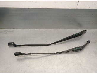 Recambio de brazo limpia delantero derecho para fiat 500l (351_, 352_) 1.3 d multijet (199.lym11, 199.lym1a) referencia OEM IAM 