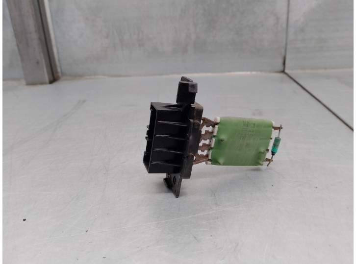 Recambio de resistencia calefaccion para peugeot partner kombi 1.6 16v hdi cat referencia OEM IAM SR111R1  