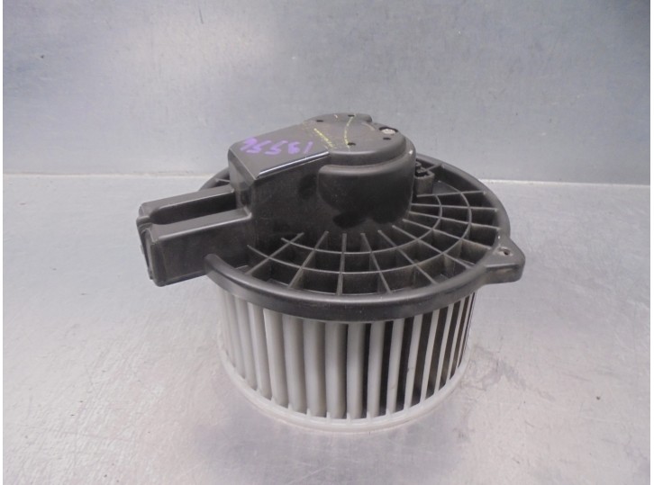 Recambio de motor calefaccion para mazda cx-5 2.2 turbodiesel cat referencia OEM IAM KD4561B10 8727000701 DENSO