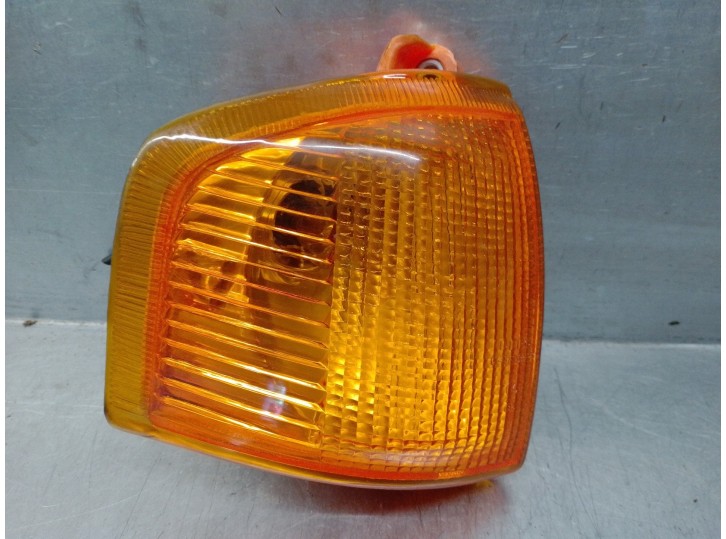 Replacement right front light for Ford Escort sedan 1.6 cat-u OEM IAM reference 084311522 
