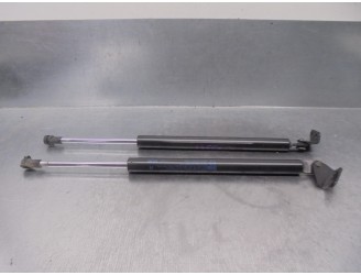 Replacement trunk / tailgate struts for Mazda CX-5 2.2 Turbodiesel CAT OEM IAM reference KD7762620 