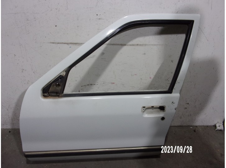 Recambio de puerta delantera izquierda para renault 19 txi 1.7 referencia OEM IAM 7751467509 BLANCA 5 PUERTAS