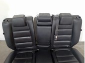 Recambio de asientos traseros para mazda cx-5 2.2 turbodiesel cat referencia OEM IAM KD515725XT02 CUERO NEGRO 5 PUERTAS
