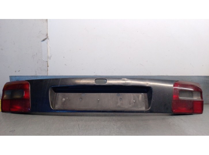 Recambio de piloto trasero central para volvo v40 familiar td referencia OEM IAM 30899990 30899990 