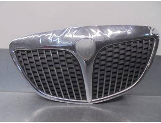 Recambio de rejilla delantera para lancia ypsilon (101) 1.3 jtd 16v referencia OEM IAM 735349457  