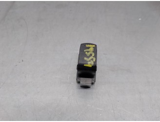 Recambio de mando elevalunas delantero derecho para suzuki alto amf 310 1.0 12v cat referencia OEM IAM 37995M75J00  