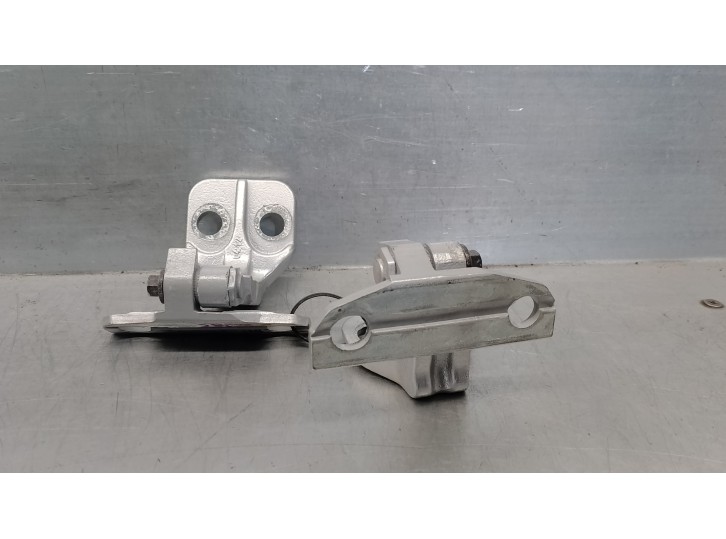 Recambio de bisagra puerta para land rover evoque 2.2 sd4 cat referencia OEM IAM BJ32228A64AA  