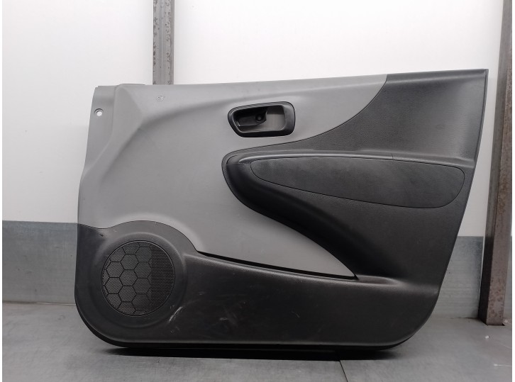 Recambio de guarnecido puerta delantera derecha para suzuki alto amf 310 1.0 12v cat referencia OEM IAM 8371268K1 5 PUERTAS