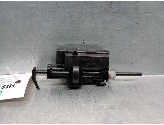 Recambio de motor tapa deposito combustible para renault megane iv berlina 5p 1.5 dci diesel fap energy referencia OEM IAM 82003