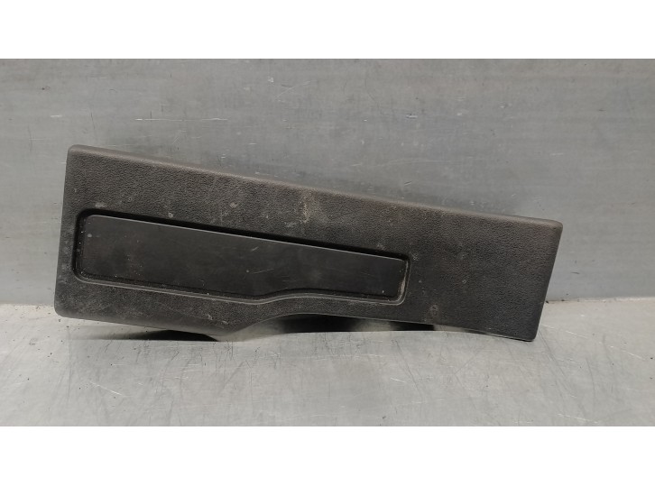 Recambio de embellecedor para land rover evoque 2.2 sd4 cat referencia OEM IAM BJ3213244AE BJ3213244AE 