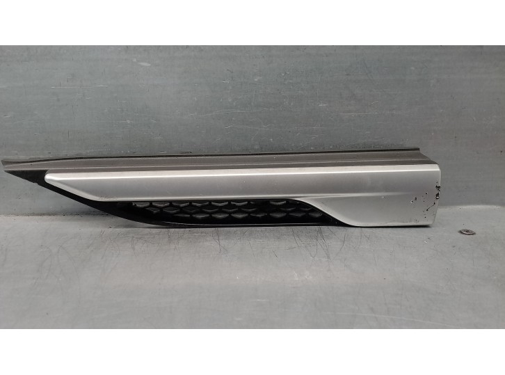 Replacement front grille for Land Rover Evoque 2.2 SD4 cat OEM IAM reference BJ32280B11 