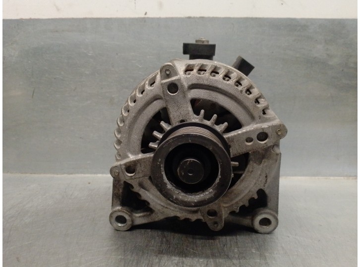 Recambio de alternador para bmw serie 3 lim. (f30) 2.0 16v turbodiesel referencia OEM IAM 764013103 1042118181 DENSO