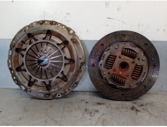 Replacement clutch kit for Citroën C3 Picasso 1.6 16V HDI OEM IAM reference 2004AV 9653909880 LUK