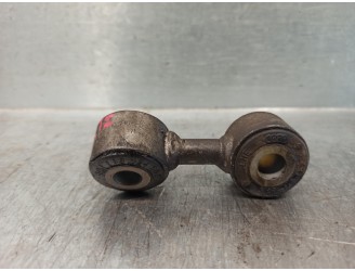 Recambio de bieleta estabilizadora trasera izquierda para audi a8 (d2) 4.2 v8 32v referencia OEM IAM 4D0505547C 