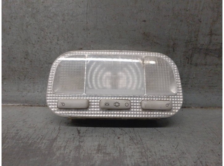 Recambio de luz interior para peugeot partner kasten 1.6 16v hdi referencia OEM IAM 9680713880  