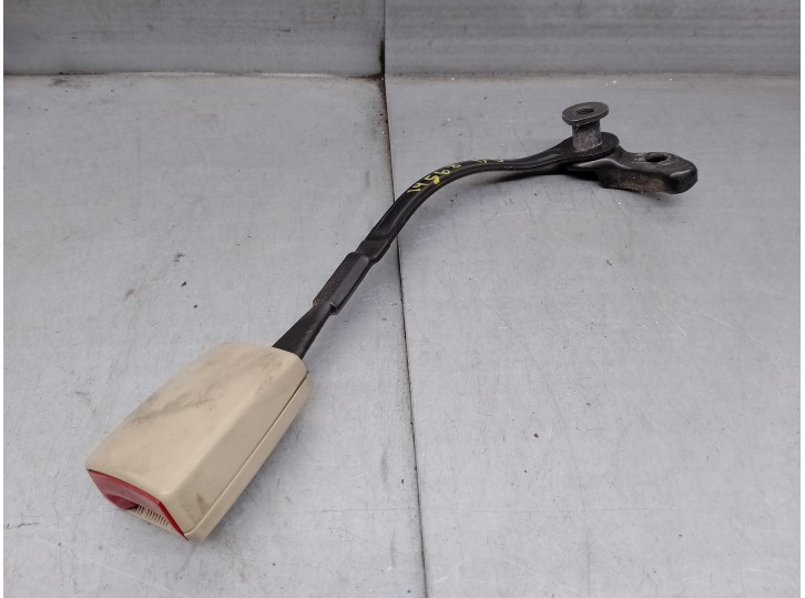 Recambio de enganche cinturon para skoda superb (3u4) 1.9 tdi referencia OEM IAM 3B0858472 DEL DER 4 PUERTAS