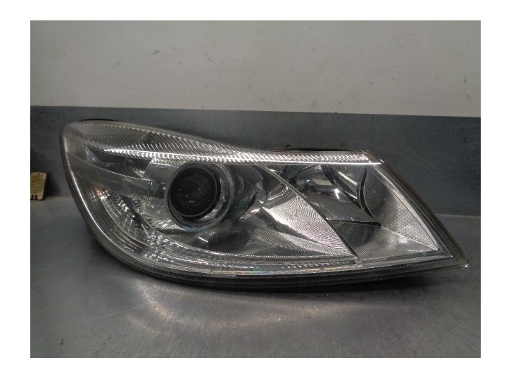 Recambio de faro derecho para skoda octavia berlina (1z3) 1.9 tdi dpf referencia OEM IAM 1Z1941018Q 1EL24705226 HELLA