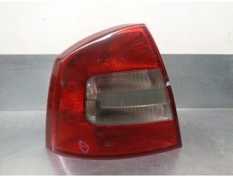 Recambio de piloto trasero izquierdo para skoda octavia berlina (1z3) 1.9 tdi dpf referencia OEM IAM 1Z5945111B  5 PUERTAS