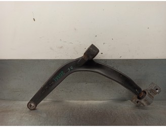 Recambio de brazo suspension inferior delantero izquierdo para peugeot 406 berlina (s1/s2) st referencia OEM IAM 3520C0  