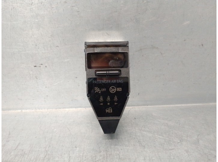 Recambio de pantalla multifuncion para toyota auris 1.8 16v (híbrido) referencia OEM IAM 8391002200  