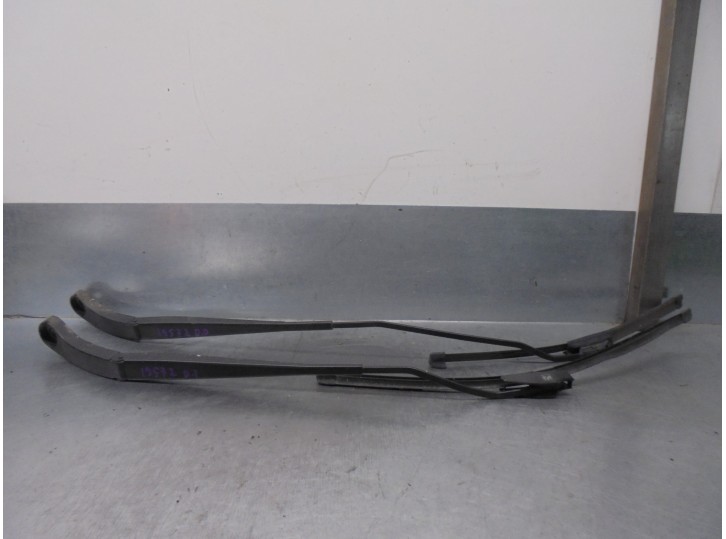 Recambio de brazo limpia delantero derecho para peugeot expert kasten 1.6 hdi fap referencia OEM IAM 6429CL 6429CN 