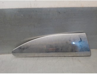 Recambio de molduras traseras para citroën ds3 1.2 12v e-thp referencia OEM IAM 9800069377  