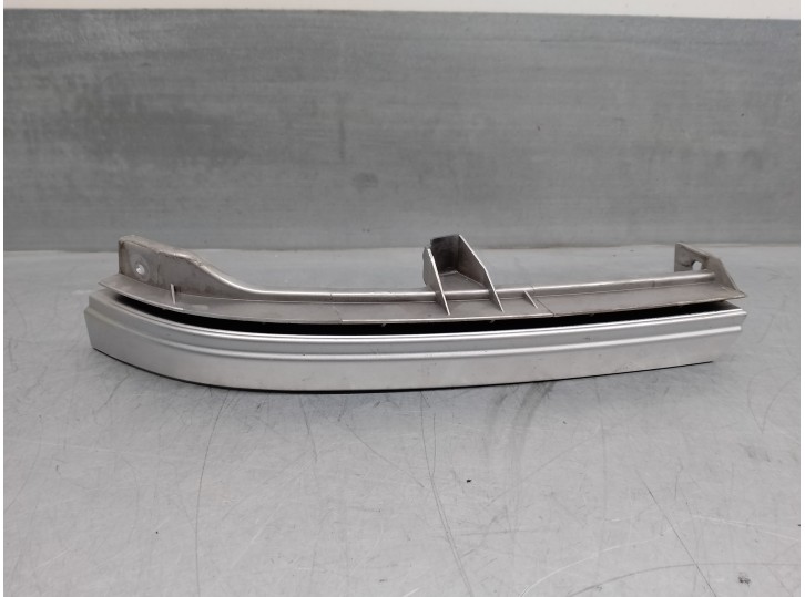 Replacement headlight ring for Opel Zafira A Elegance OEM IAM reference 90580651 