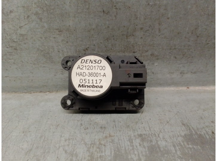 Recambio de motor apertura trampillas climatizador para citroën c4 picasso referencia OEM IAM A21201700 DENSO