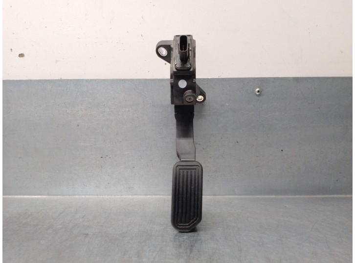 Recambio de potenciometro pedal para toyota auris 1.8 16v (híbrido) referencia OEM IAM 7811002120  