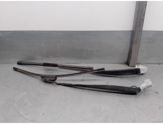 Recambio de brazo limpia delantero derecho para lexus is 200 (ds2/is2) d-cat referencia OEM IAM 8522153070  