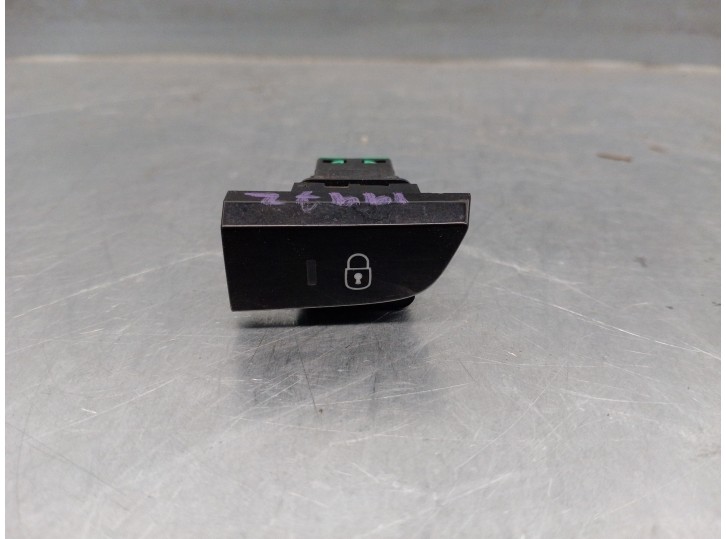 Replacement switch for Citroën C4 Picasso OEM IAM reference 9678101077 