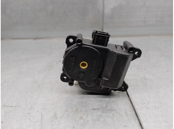 Recambio de motor calefaccion para lexus is 200 (ds2/is2) d-cat referencia OEM IAM 0638000171 TRAMPILLA 