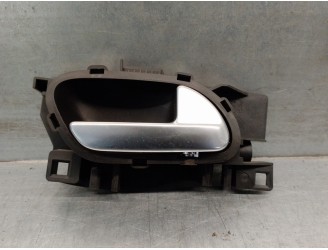 Replacement front right interior door handle for Citroën C4 Picasso OEM IAM reference 9660525380 5 DOORS