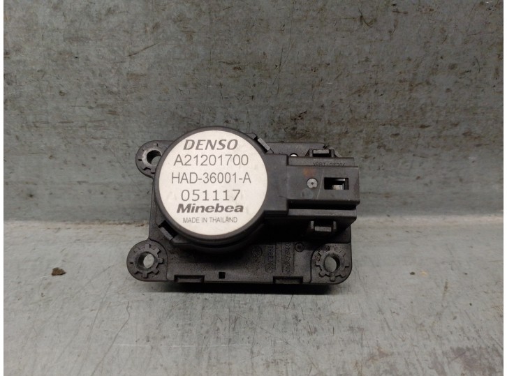 Recambio de motor apertura trampillas climatizador para citroën c4 picasso referencia OEM IAM A21201700 DENSO