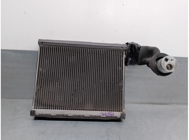 Replacement air conditioning evaporator for Lexus IS 200 (DS2/IS2) D-CAT OEM IAM reference 885013A110 