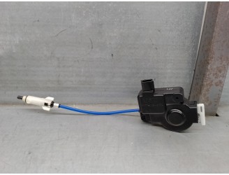 Replacement fuel tank cap motor for Lexus IS 200 (DS2/IS2) D-CAT OEM IAM reference 7703051030 