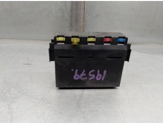 Recambio de caja reles / fusibles para lexus is 200 (ds2/is2) d-cat referencia OEM IAM 8921153020  