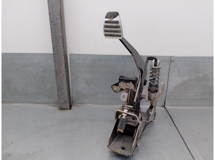 Recambio de pedal embrague para nissan 370 z (z34) 3.7 v6 cat referencia OEM IAM 465036GG0C  