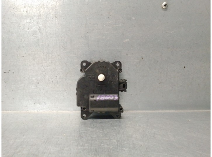 Recambio de motor calefaccion para toyota auris 1.8 16v (híbrido) referencia OEM IAM 1138002810 DE TRAMPILLA 