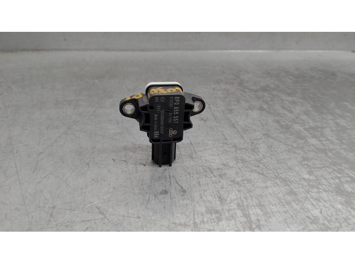 Replacement impact sensor for Audi A3 (8P) 2.0 TDI OEM IAM reference 8P0955557 