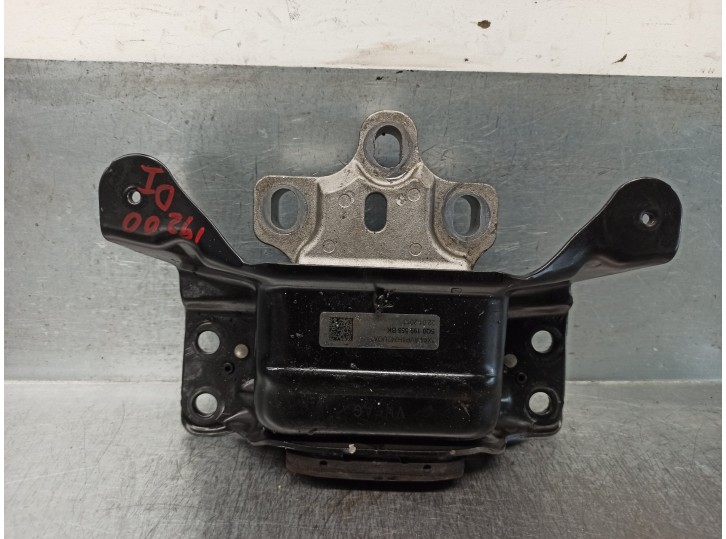 Replacement left engine mount for Volkswagen Golf VII Lim. (BQ1) GTI Performance BMT/Start-Stop OEM IAM reference 5Q019
