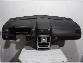 Recambio de salpicadero para chrysler grand voyager lx referencia OEM IAM 68029743AA NEGRO 