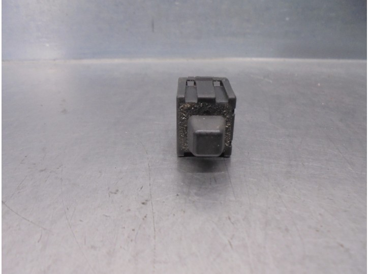 Recambio de mando retrovisor para volvo serie 440 1.7 referencia OEM IAM 205671  