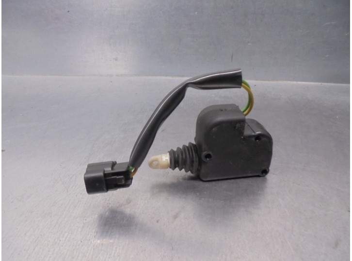 Recambio de motor cierre centralizado porton para volvo serie 440 1.7 referencia OEM IAM 3417125 2 PINES 