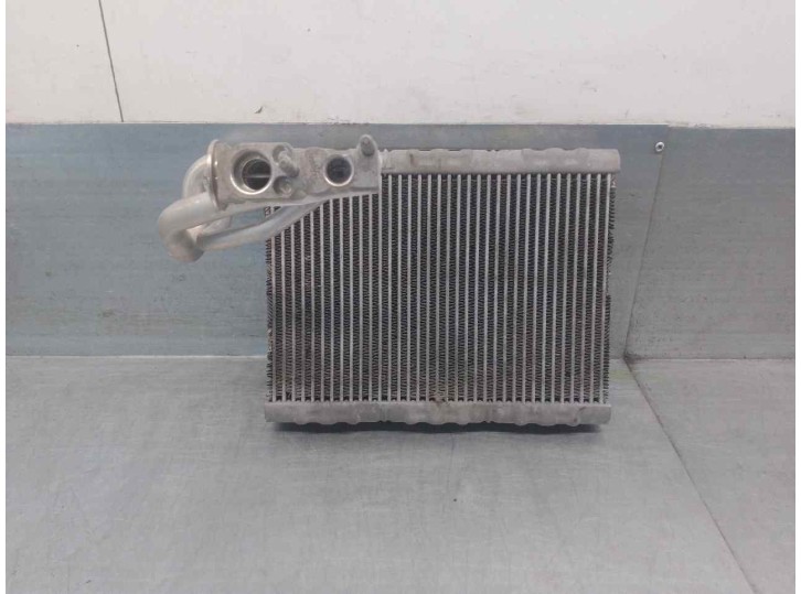 Recambio de radiador calefaccion / aire acondicionado para hyundai h 1 2.5 diesel referencia OEM IAM KG189001  