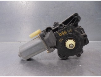 Recambio de motor elevalunas delantero izquierdo para ford fiesta berlina (dx) 1.25 16v cat referencia OEM IAM 0130821682 2 PINE