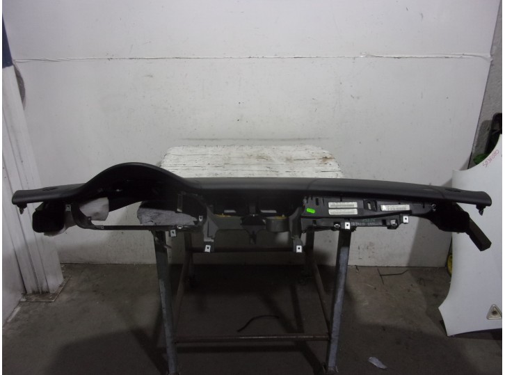 Recambio de salpicadero para mercedes-benz clase cls (w219) 3.5 v6 cat referencia OEM IAM A21968000879E44 NEGRO 