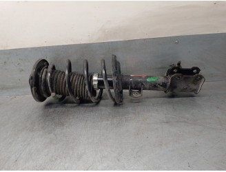 Replacement front right shock absorber for Opel Vectra C saloon 2.0 DTI OEM IAM reference 334632 KYB