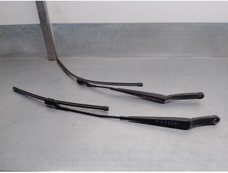 Recambio de brazo limpia delantero derecho para volkswagen passat berlina (3c2) 1.9 tdi referencia OEM IAM 3C1955410B 3C1955409C