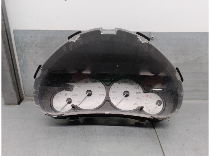 Recambio de cuadro instrumentos para citroën berlingo 1.6 16v hdi referencia OEM IAM 9662745380  